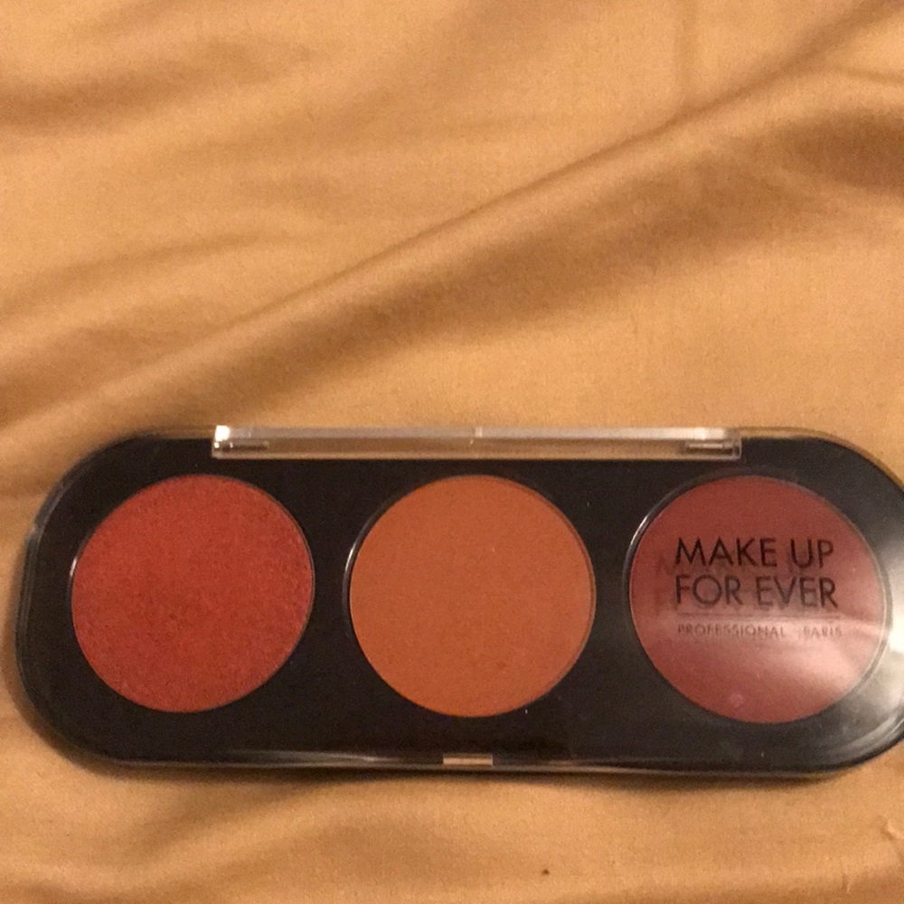 MUFE shadows